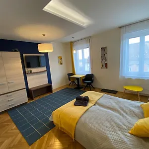 Frank & Fang Mk1 Homestay Budapest