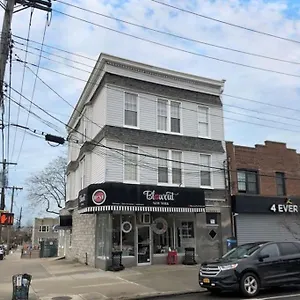 Private In Townhouse W Shared Baths Qn Bed 1-3ppl New York